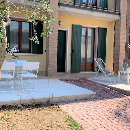 Casa Ulivi Bianco Apartment Rivoltella del Garda Luaran gambar