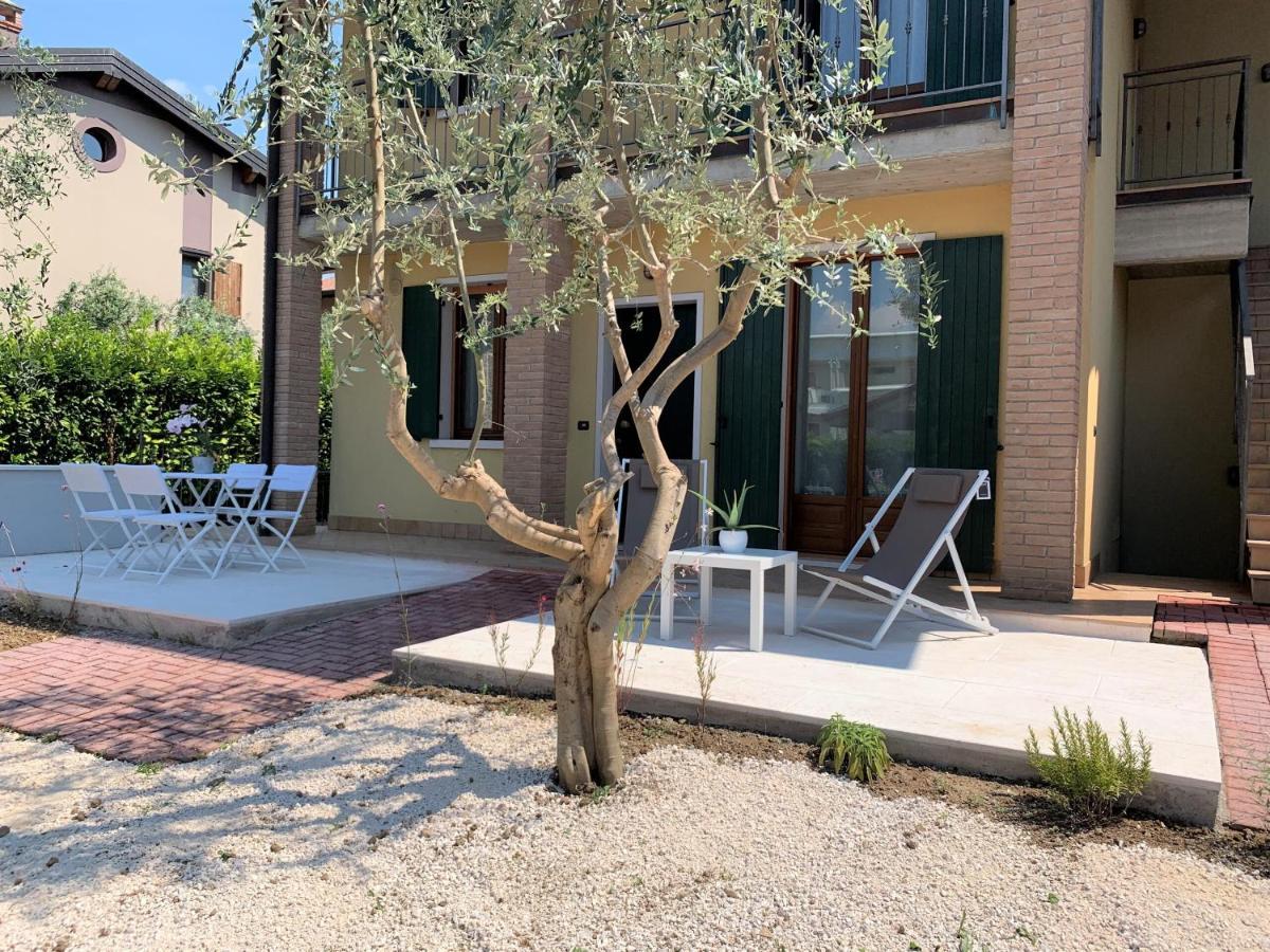 Casa Ulivi Bianco Apartment Rivoltella del Garda Luaran gambar