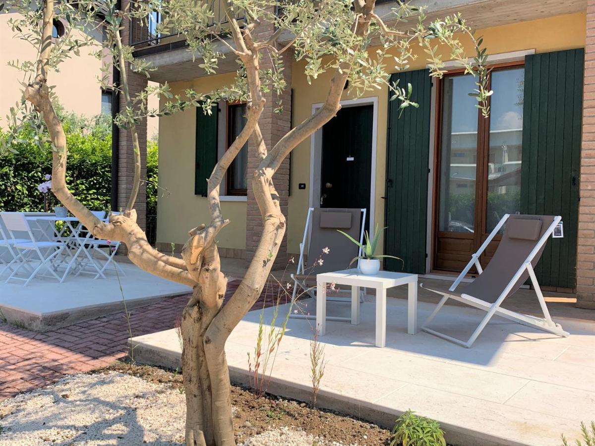Casa Ulivi Bianco Apartment Rivoltella del Garda Luaran gambar